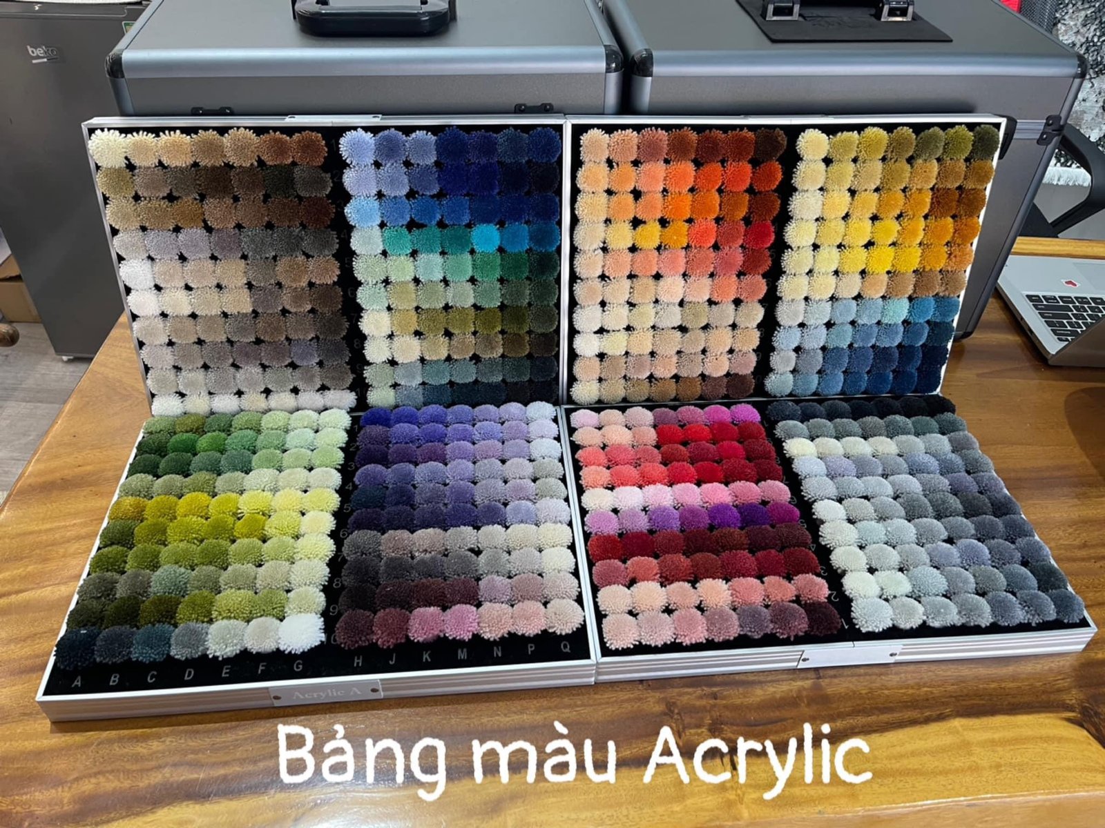 Thảm Dệt Từ Sợi Acrylic Thủ Công